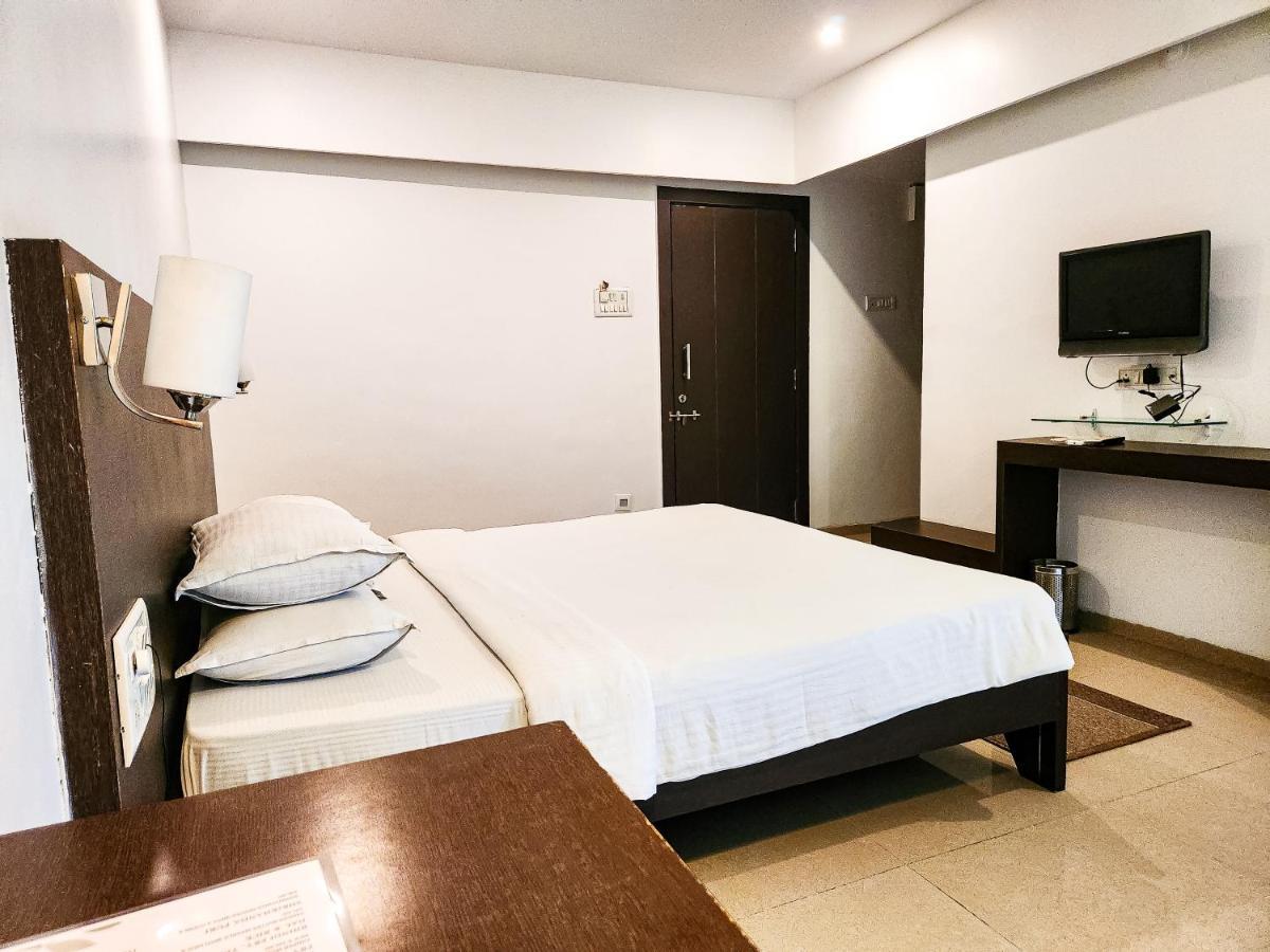 Hotel Rajwada Aurangabad Экстерьер фото